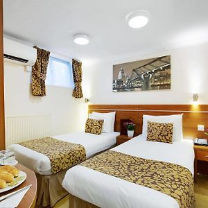 Quarto twin de solteiro